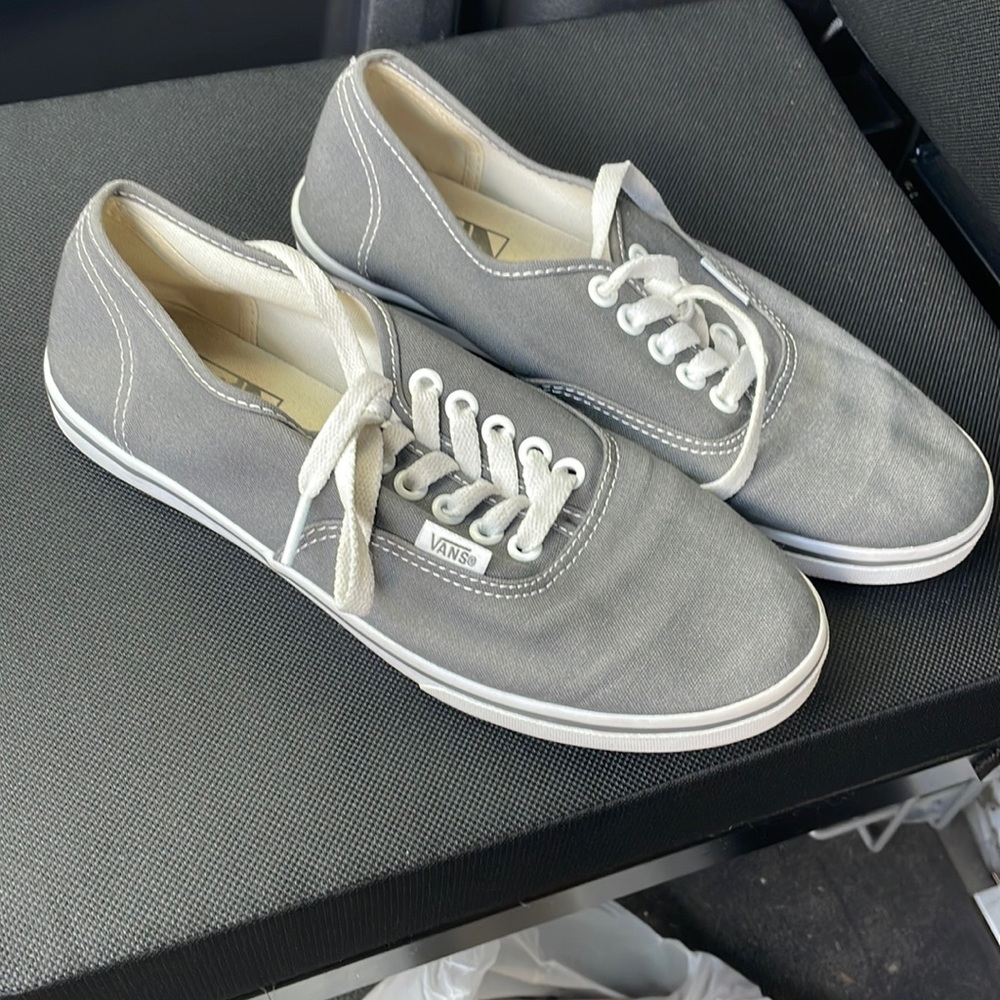 Vans sz6.5 mens or sz8 women low grey